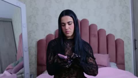 Queen Cruz online show from October 25, 2025, 1:24 am