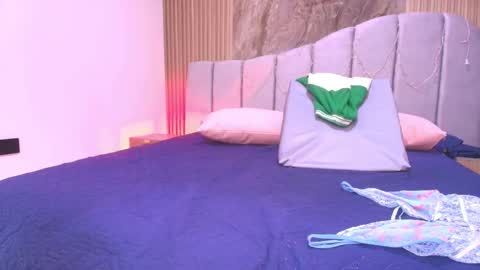 Arlet online show from December 17, 2025, 3:01 am