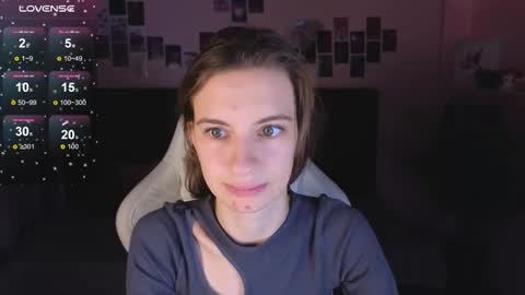 _ash_leyy_ online show from September 17, 2025, 1:29 am