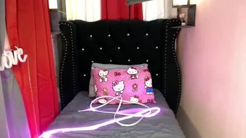 Snapshot of _athenamiller_ chatting on February 11, 2025, 5:58 am SelfsuckAthena online show from February 11, 2025, 5:58 am