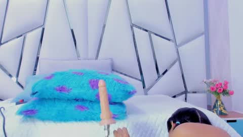 Snapshot of _aurora18 chatting on January 12, 2025, 6:17 am Aura online show from January 12, 2025, 6:17 am