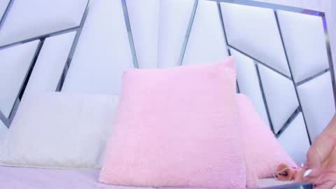 Snapshot of _aurora18 chatting on January 22, 2025, 4:23 am Aura online show from January 22, 2025, 4:23 am