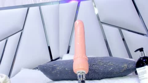 Snapshot of _aurora18 chatting on February 26, 2025, 6:15 am Aura online show from February 26, 2025, 6:15 am