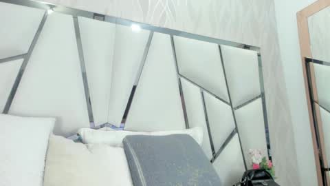 Snapshot of _aurora18 chatting on March 10, 2025, 3:01 am Aura online show from March 10, 2025, 3:01 am