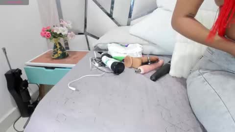 Snapshot of _aurora18 chatting on September 27, 2025, 3:11 am Aura online show from September 27, 2025, 3:11 am