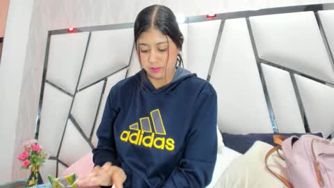 Snapshot of _aurora18 chatting on October 21, 2025, 3:07 am Aura online show from October 21, 2025, 3:07 am