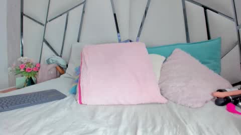 Snapshot of _aurora18 chatting on November 13, 2025, 3:16 am Aura online show from November 13, 2025, 3:16 am