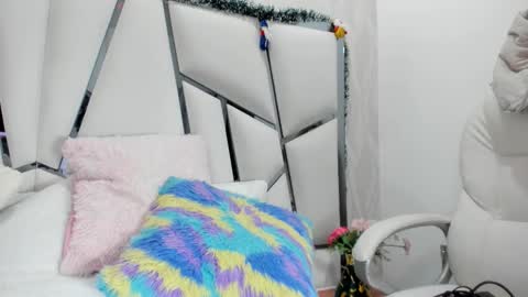 Snapshot of _aurora18 chatting on November 22, 2025, 3:16 am Aura online show from November 22, 2025, 3:16 am