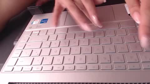 Snapshot of _bella_angel chatting on November 10, 2025, 3:55 pm Mar online show from November 10, 2025, 3:55 pm