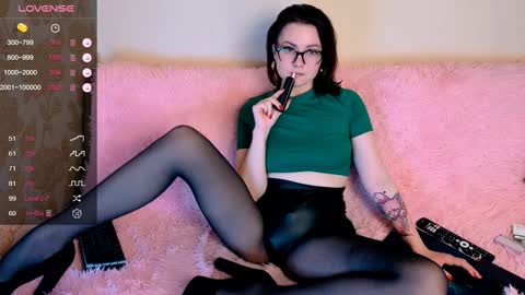 Snapshot of _bella_hix_ chatting on December 11, 2024, 3:56 am Bella online show from December 11, 2024, 3:56 am