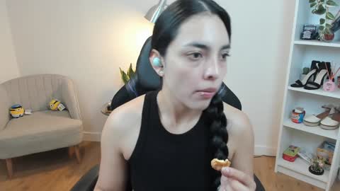 Bella Evans online show from January 22, 2025, 5:48 am