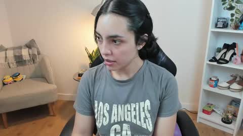 Bella Evans online show from February 13, 2025, 5:37 am