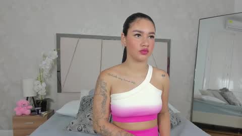 Bella Nova online show from December 14, 2025, 12:21 pm