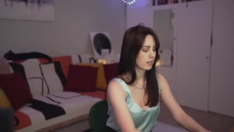 Lili online show from January 12, 2025, 9:19 pm