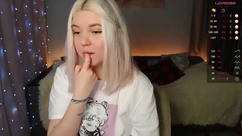 Snapshot of _blonde_barbie_ chatting on December 12, 2024, 8:32 pm Elizabeth online show from December 12, 2024, 8:32 pm