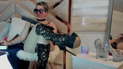 Snapshot of _brendamichel_ chatting on February 18, 2025, 3:32 pm Brenda online show from February 18, 2025, 3:32 pm