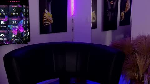 Brenna online show from November 12, 2025, 10:09 pm