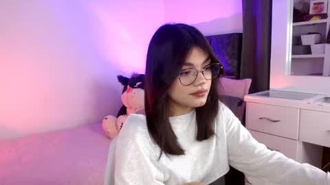 Snapshot of _camilaaa__ chatting on October 25, 2025, 6:54 am   online show from October 25, 2025, 6:54 am