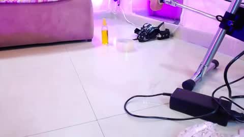 Bella online show from February 23, 2025, 11:44 am