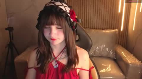 _charlotte_collins_ online show from December 2, 2025, 3:18 pm