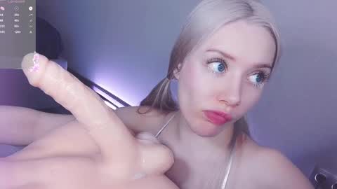 Snapshot of _chatur_babe chatting on February 13, 2025, 3:14 pm Angelina online show from February 13, 2025, 3:14 pm