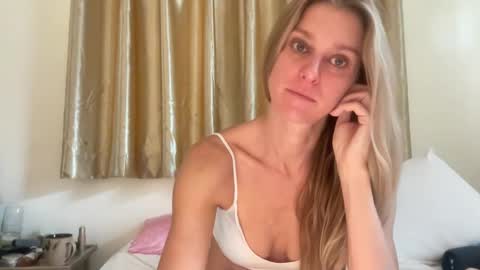 Snapshot of _chelsea___ chatting on December 11, 2024, 8:18 pm Chelsea xo online show from December 11, 2024, 8:18 pm