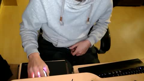 Snapshot of _chris_87 chatting on February 18, 2025, 12:37 am  chris 87 online show from February 18, 2025, 12:37 am