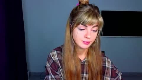 Snapshot of _comefeelme_ chatting on October 29, 2025, 11:56 am D online show from October 29, 2025, 11:56 am