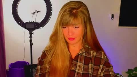 Snapshot of _comefeelme_ chatting on December 14, 2025, 3:34 am D online show from December 14, 2025, 3:34 am