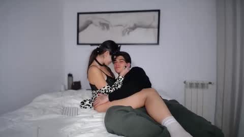 Snapshot of _couplevibes chatting on November 11, 2025, 6:08 pm _couplevibes online show from November 11, 2025, 6:08 pm