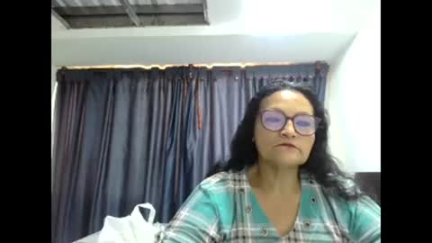 Snapshot of _cristal15 chatting on November 16, 2025, 8:03 pm _cristal15 online show from November 16, 2025, 8:03 pm