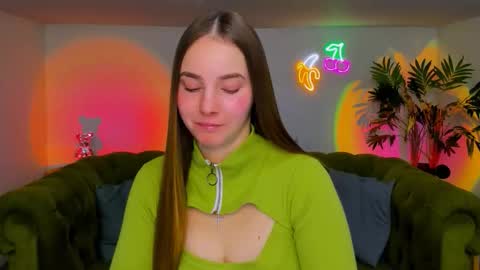 Snapshot of _cuddle_bug_ chatting on November 22, 2025, 6:23 am Erika online show from November 22, 2025, 6:23 am