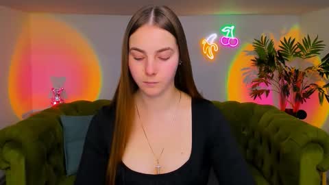 Snapshot of _cuddle_bug_ chatting on November 26, 2025, 1:56 pm Erika online show from November 26, 2025, 1:56 pm