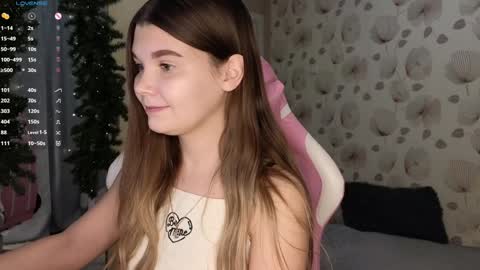 Snapshot of _cute_ice chatting on December 23, 2024, 4:55 am _cute_ice online show from December 23, 2024, 4:55 am