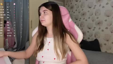 Snapshot of _cute_ice chatting on February 21, 2025, 5:02 am _cute_ice online show from February 21, 2025, 5:02 am