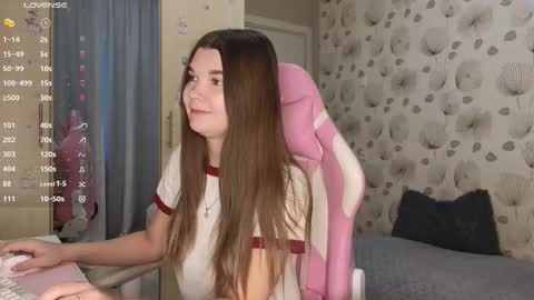 Snapshot of _cute_ice chatting on October 4, 2025, 4:32 am _cute_ice online show from October 4, 2025, 4:32 am