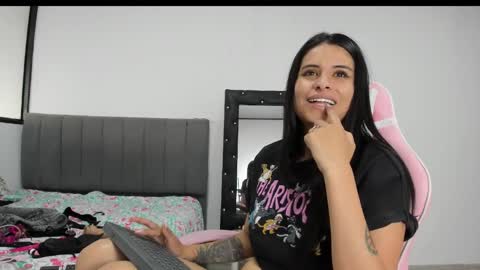 Snapshot of _elektrah chatting on February 16, 2025, 9:59 pm _elektrah online show from February 16, 2025, 9:59 pm