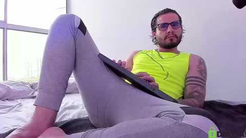 Snapshot of _elon_coxx_ chatting on October 1, 2025, 9:21 pm - online show from October 1, 2025, 9:21 pm
