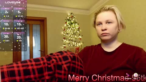 Snapshot of _elven_dreams__ chatting on December 22, 2024, 9:53 pm chloue and Gretta online show from December 22, 2024, 9:53 pm