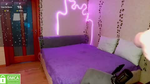 Snapshot of _elven_dreams__ chatting on January 7, 2025, 7:59 pm chloue and Gretta online show from January 7, 2025, 7:59 pm