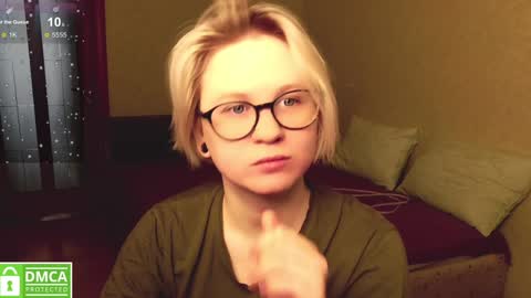 Snapshot of _elven_dreams__ chatting on January 13, 2025, 6:05 pm chloue and Gretta online show from January 13, 2025, 6:05 pm