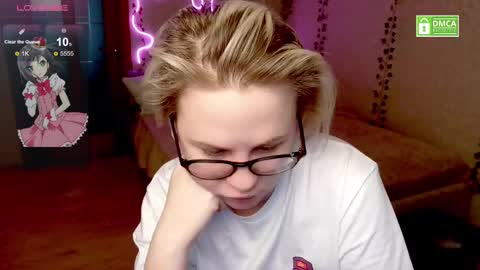 Snapshot of _elven_dreams__ chatting on February 9, 2025, 6:47 pm chloue and Gretta online show from February 9, 2025, 6:47 pm