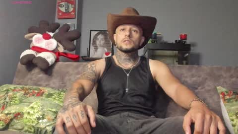 Snapshot of _emilio_escobar chatting on December 30, 2024, 10:32 am Emilio online show from December 30, 2024, 10:32 am