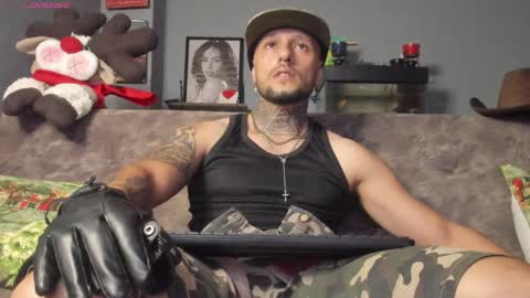 Snapshot of _emilio_escobar chatting on December 30, 2024, 1:36 pm Emilio online show from December 30, 2024, 1:36 pm