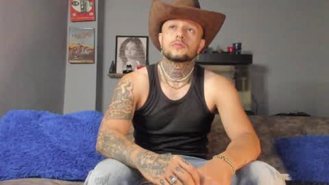 Snapshot of _emilio_escobar chatting on January 24, 2025, 10:21 am Emilio online show from January 24, 2025, 10:21 am