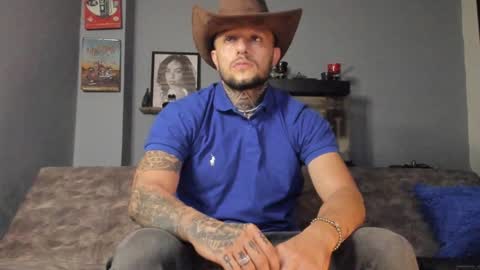 Snapshot of _emilio_escobar chatting on January 29, 2025, 10:27 am Emilio online show from January 29, 2025, 10:27 am