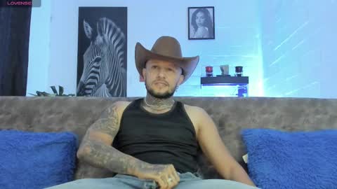 Snapshot of _emilio_escobar chatting on February 14, 2025, 10:17 am Emilio online show from February 14, 2025, 10:17 am