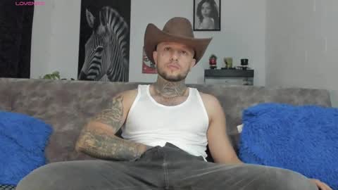 Snapshot of _emilio_escobar chatting on February 22, 2025, 10:18 am Emilio online show from February 22, 2025, 10:18 am