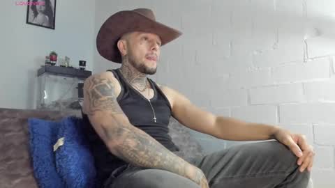 Snapshot of _emilio_escobar chatting on February 28, 2025, 10:09 am Emilio online show from February 28, 2025, 10:09 am