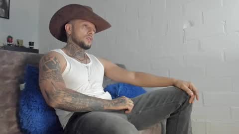 Snapshot of _emilio_escobar chatting on March 2, 2025, 10:03 am Emilio online show from March 2, 2025, 10:03 am